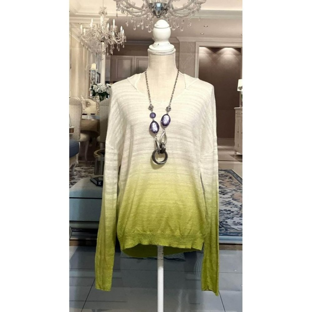 SIGNATURE STUDIO Ivory/Green Stretchsble XL Hoodie/Long Sleeve/Like NEW